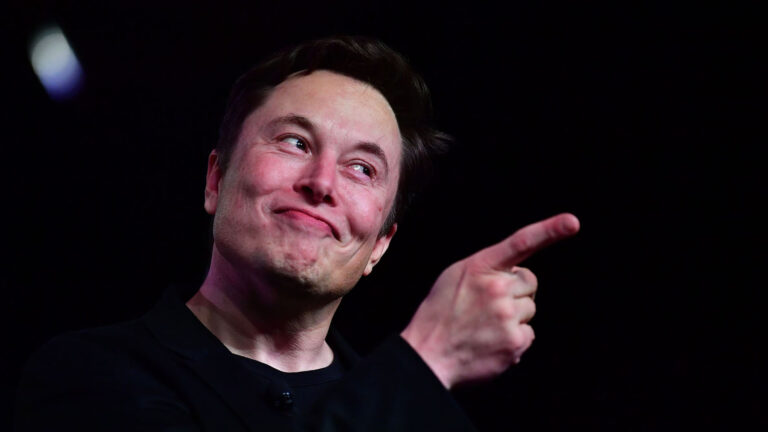 Elon Musk Warns Bill Gates Against Shorting Tesla