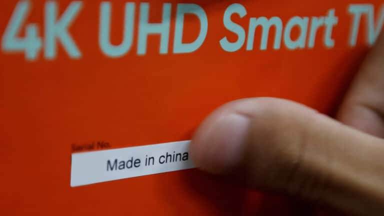 Chinese Exporters Turn to Rednote to Salvage U.S.-Bound Inventory Amid Tariff Hike (from news)