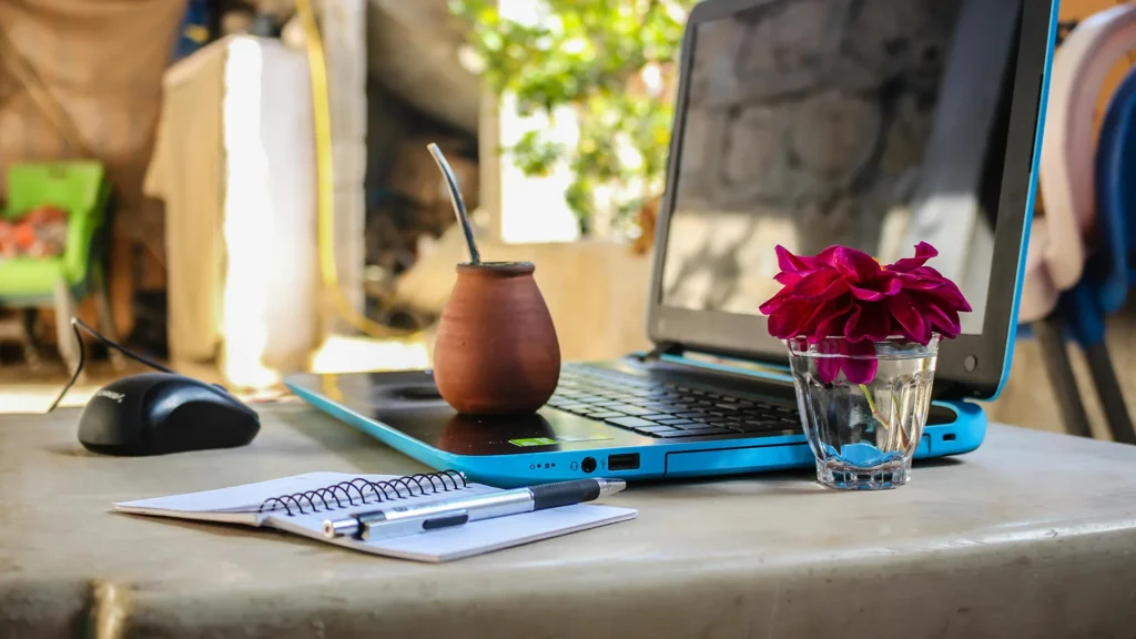 A Game-Changer for Digital Nomads: Virtual Mailbox Services (from software-lists)
