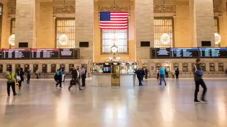US GDP Rises by 4.3% in Q3, Fastest Pace in Two Years (from news)