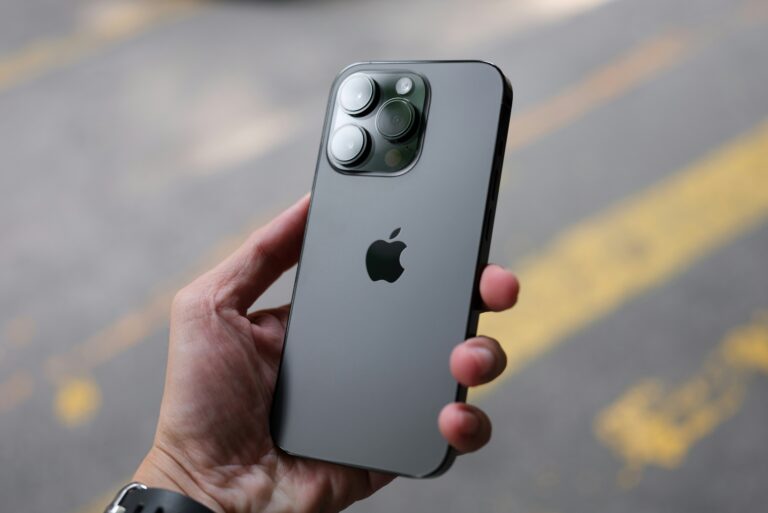 Russian FSB Alleges Foreign Spyware on Officials’ iPhones, Raising Global Enterprise Cybersecurity Concerns (from news)