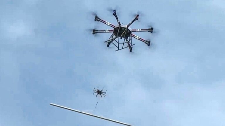 Hong Kong Tests Heavy-Lift Drones for Urban Construction and Logistics (from news)