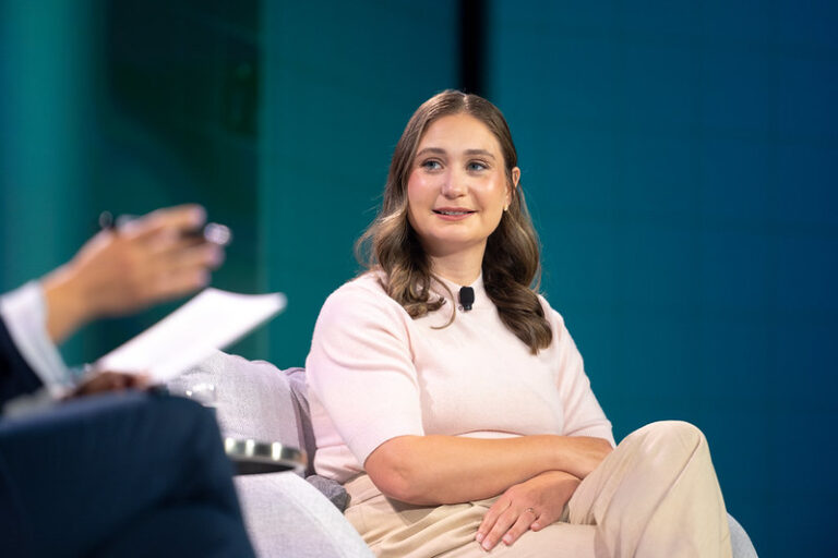 Anthropic Co-Founder Daniela Amodei Dismisses AI Profitability Doubts Ahead of Anticipated IPO (from news)