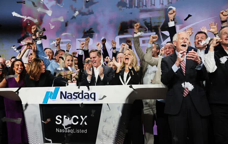 Chinese Investors Secretly Acquired SpaceX Stakes Before Hypothetical IPO, Report Reveals (from news)