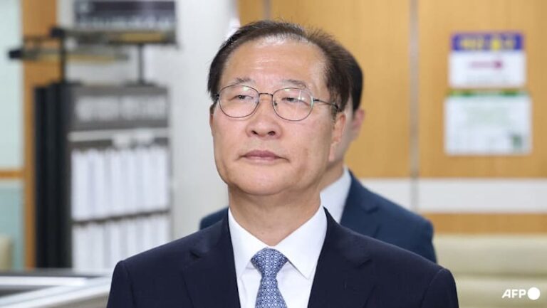 South Korea Ex-Minister Gets 25 Years for Martial Law Plot (from news)