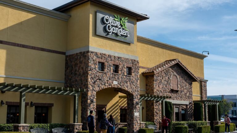 Darden Restaurants Beats Q4 Estimates as Olive Garden Growth Slows (from news)