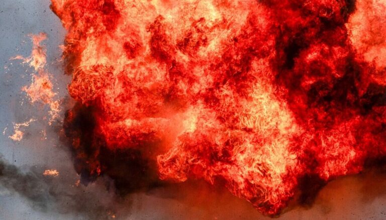 Blue Origin Targets 2026 New Glenn Launch Despite Catastrophic Explosion (from news)